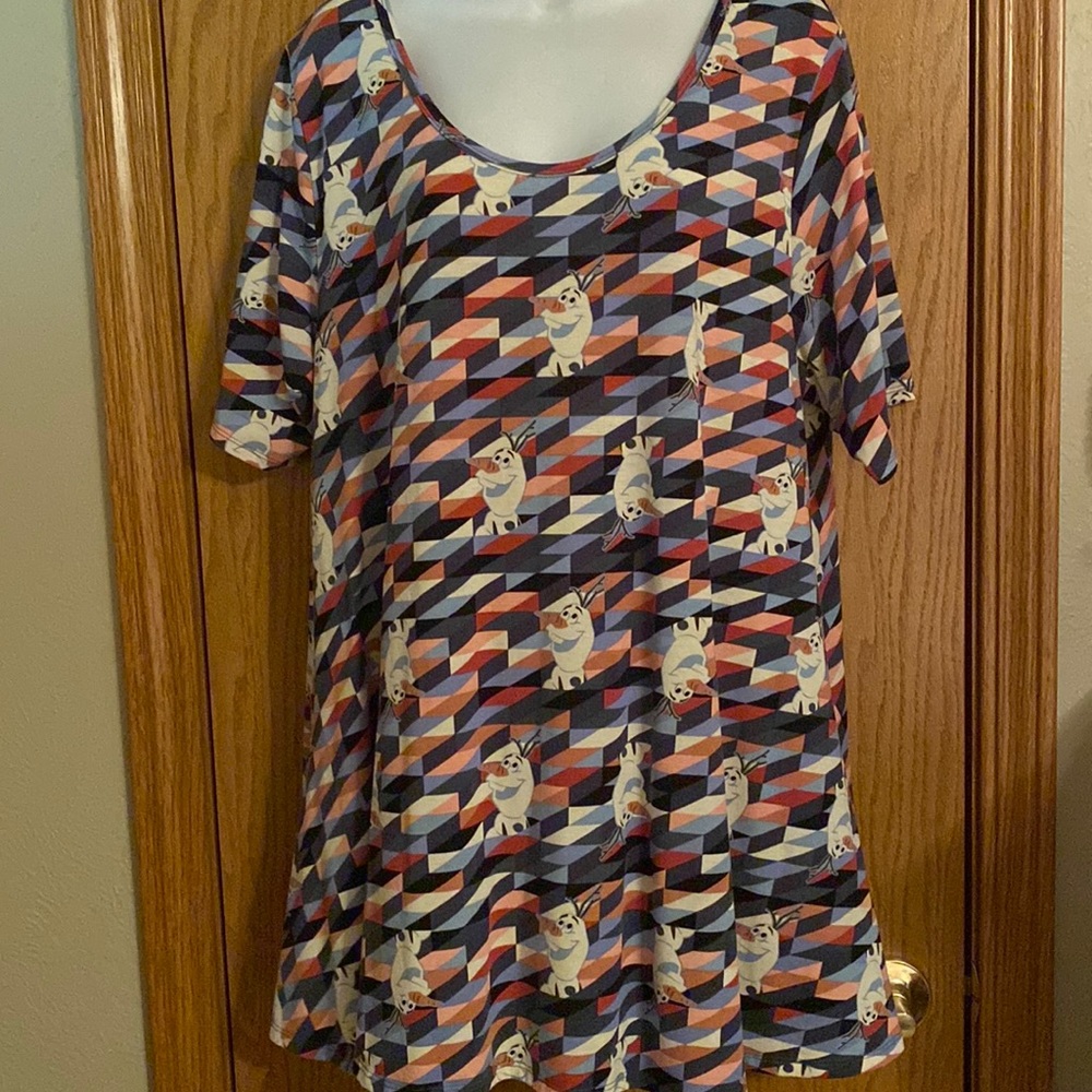 Lularoe women’s plus size 2X Olaf shirt